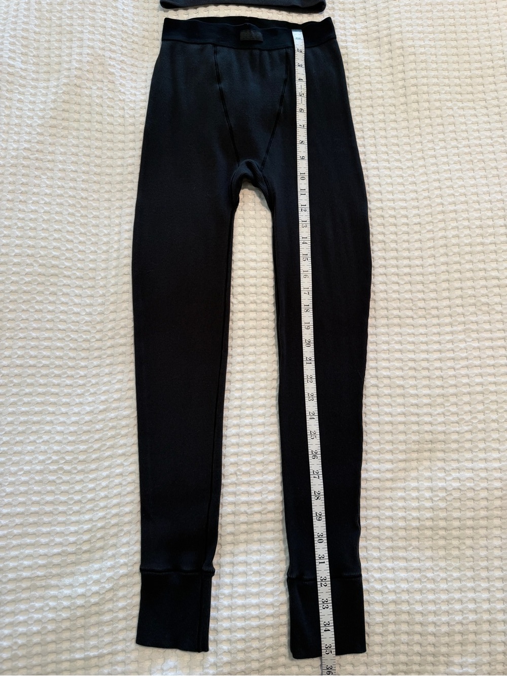 Skims Ribbed Set Size Small Black - Picture 13 of 13